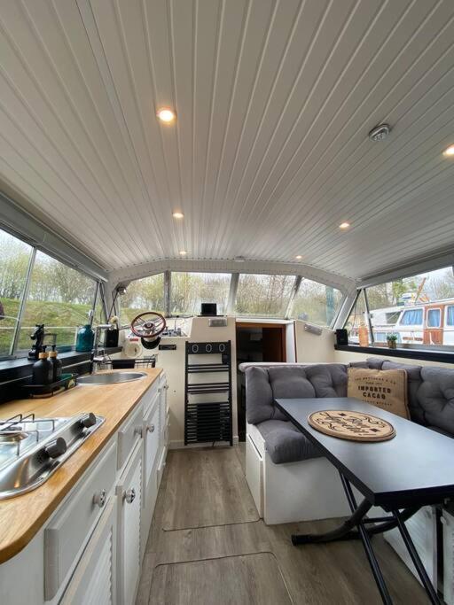 Charmant Bateau Sur La Marne Ла Ферте-су-Жуар Экстерьер фото